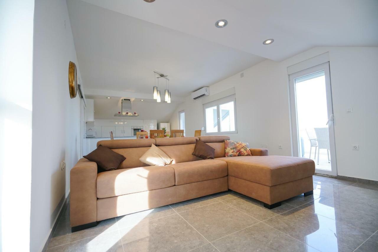 Summer Fever Apartment *